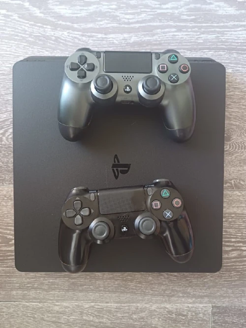 Console PS4 slim version 12.02