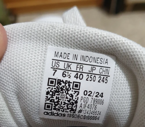 Basket adidas urban court original