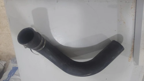 Durite turbo nissan-pathfinder ou nissan navara 