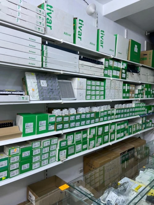 Schneider - variateur - disjoncteur - contacteur - relais - Démarreur Progressive - automate SIEMENS