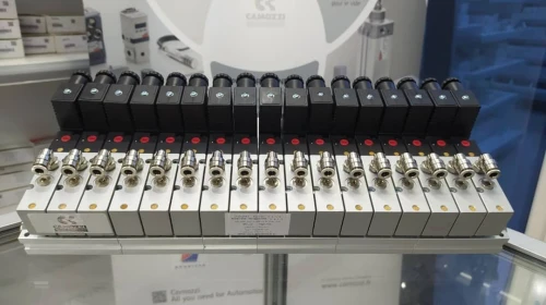 Distributeur- pneumatique -Vérin pneumatique-Raccord et électrovanne-vanne Filtre Régulateur camozzi