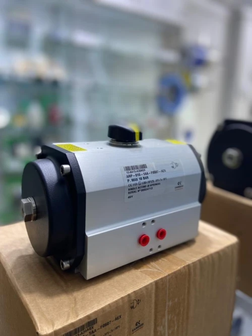 Distributeur- pneumatique -Vérin pneumatique-Raccord et électrovanne-vanne Filtre Régulateur camozzi