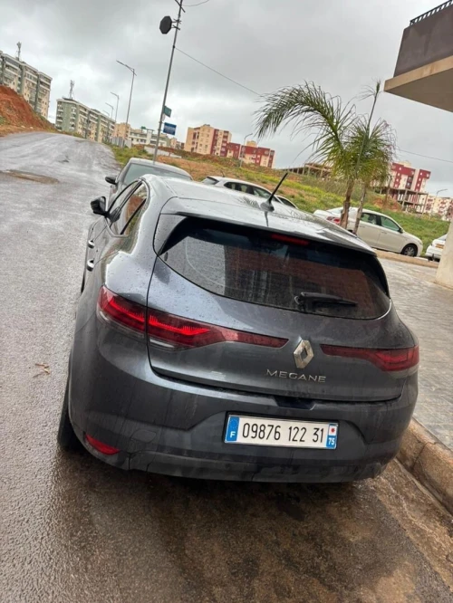 Renault Megane 4  2022 Itens