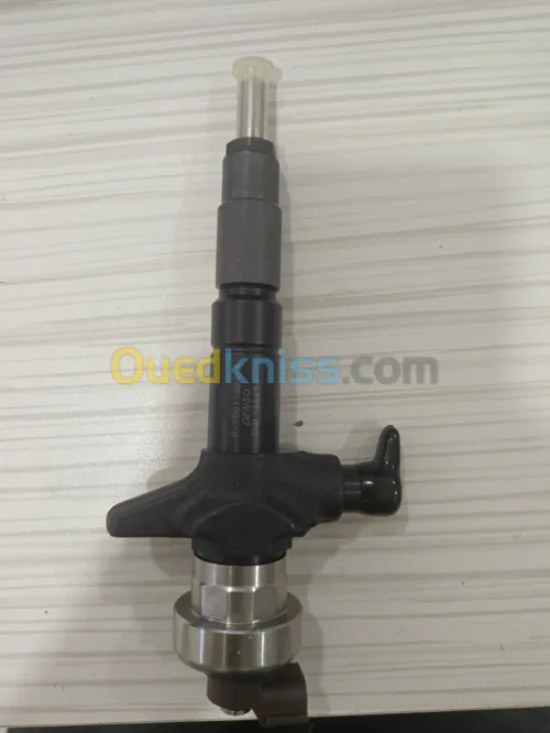 injecteur Denso Isuzu D-Max / NLR85  / Holden Colorado/ John Deere /Hitachi  8-98011604-3 
