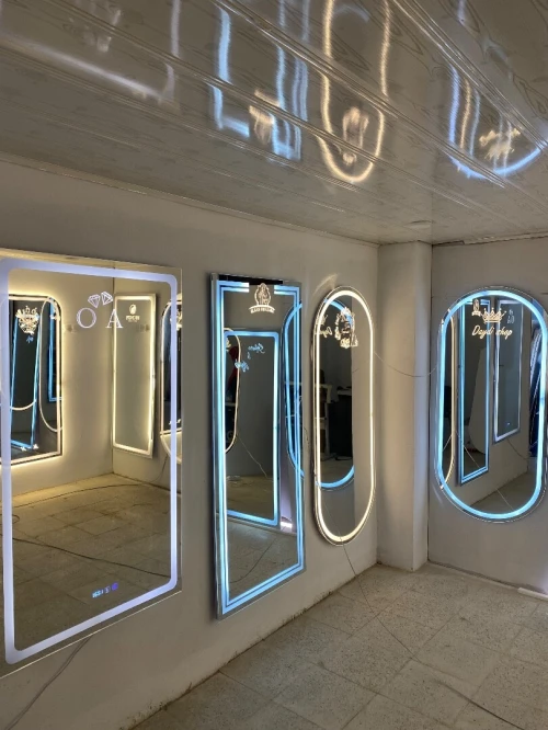 Miroir LED personnalisé