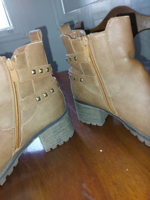 Chaussures femmes et hommes 