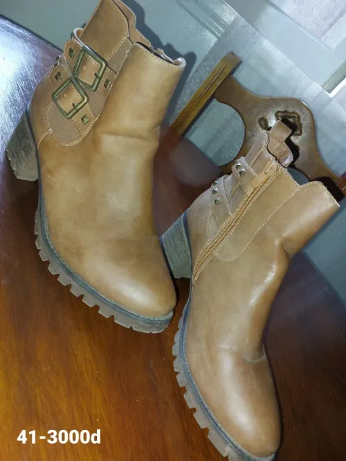 Chaussures femmes et hommes 