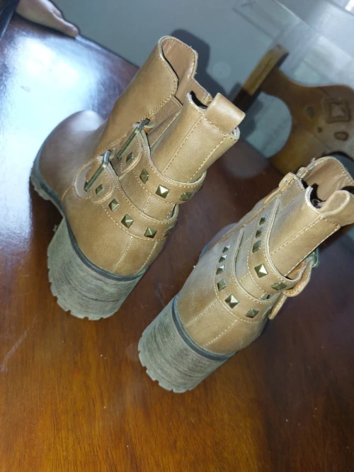 Chaussures femmes et hommes 