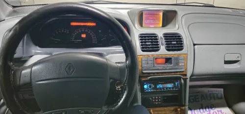 Renault Laguna 1995 Initiale paris