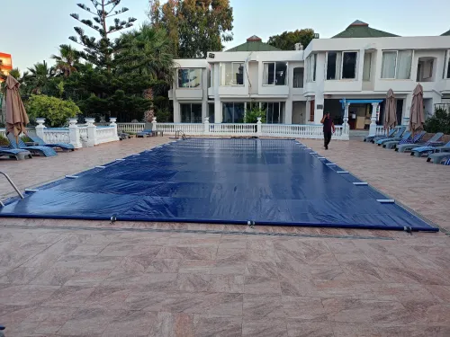 Bâche de couverture piscine 