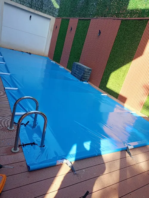 Bâche de couverture piscine 