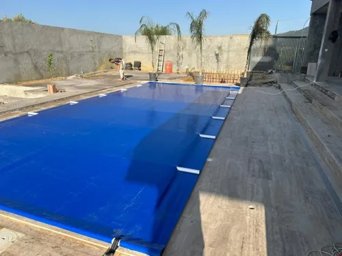 Bâche de couverture piscine 