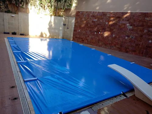 Bâche de couverture piscine 