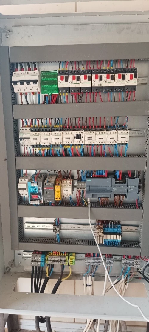 Maintenance Industrielle Complète Installation, Diagnostic, Réparation