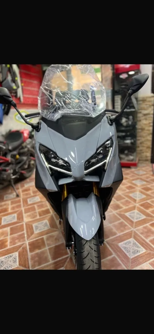 Yamaha Tmax 2025