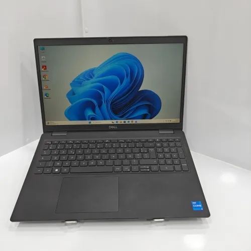 DELL LATITUDE 3520/ i5-1135G7 11éme/ RAM 8G/ SSD 256G/ écran 15.6 FHD/ Carte graphique Intel Iris Xe