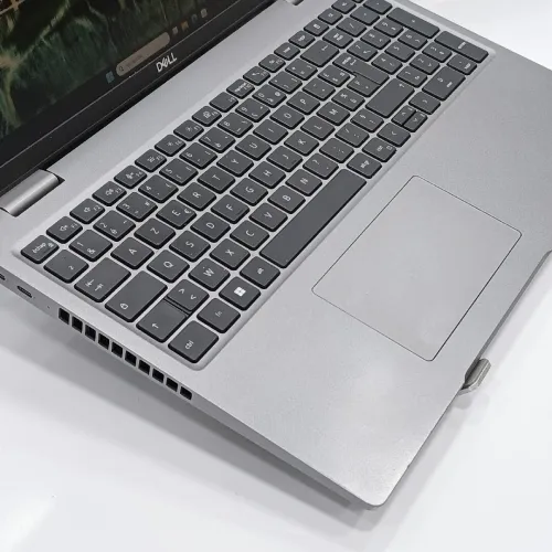 Dell latitude 5540 i7-1365U (13 éme)/ Ram 16G / SSD 512G / Iris Xe 8G VRam /écran 15.6 FHD