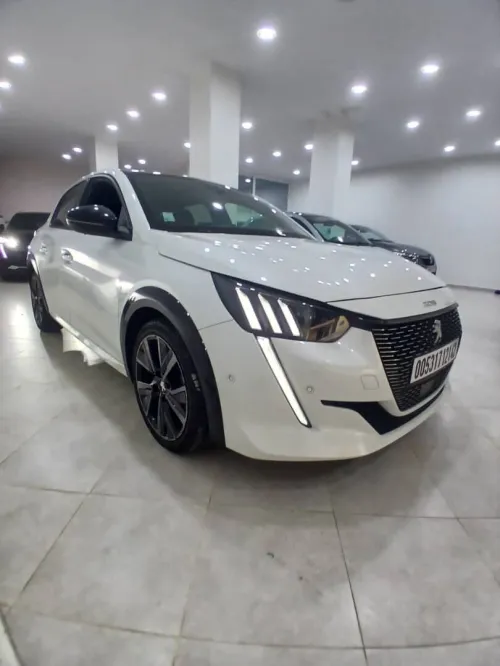 Peugeot 208 2021 GT