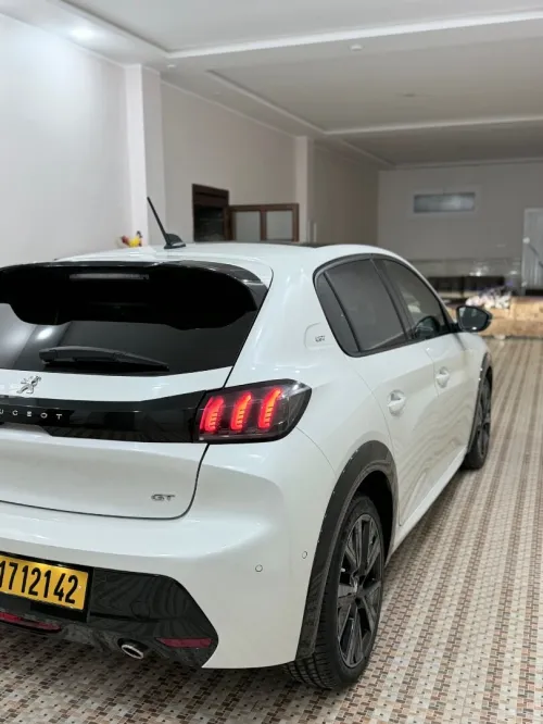Peugeot 208 2021 GT