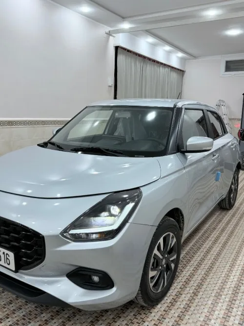 Suzuki Swift 2025 GLX