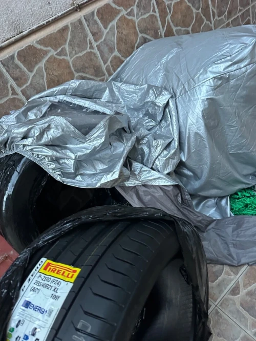 Pneu PIRELLI VENU DE FRANCE POUR SUV ET 4/4 SPORT