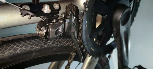 Vélo Carbone Gravel GIANT Revolt 2