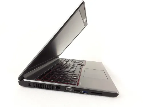 Fujitsu Lifebook E754 i5 (4 Gen) HDD : 128 Go SSD RAM  : 8 Go DDR3