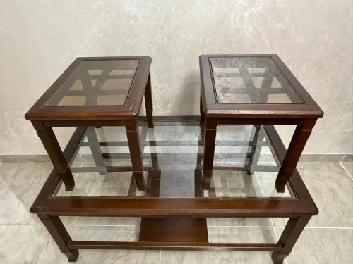 a vendre table et 2 table jigogne