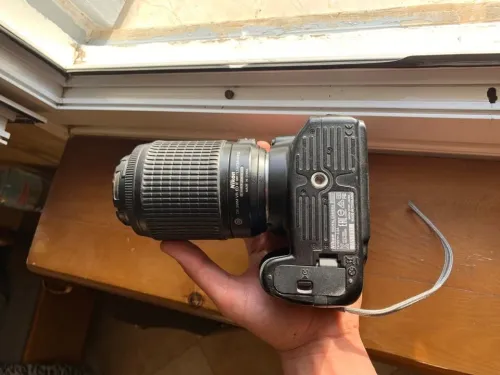 Nikon D3200 + عدسة 55-200mm بحالة ممتازة -  فرصة ما تتفوتش!