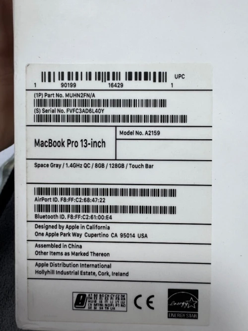 MacBook Pro 2019 8G 128G touch bar etat comme neuf