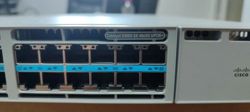 SWITCHES CISCO 9300X Professionnelle