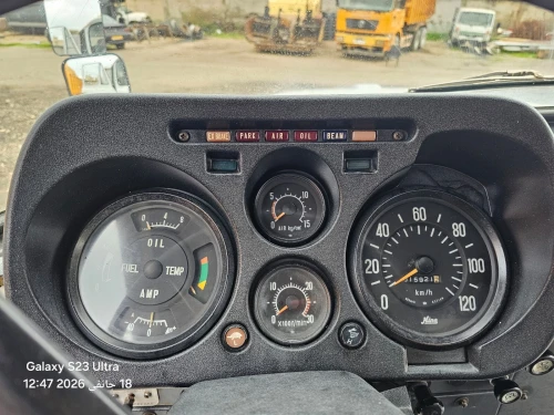CAMION HINO 6X4 GRUE 1989