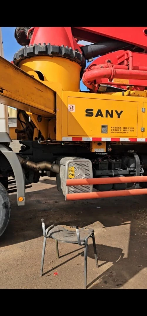 CAMION MERCEDES ACTROS 3341 POMPE A BETON GIRAFE SANY 