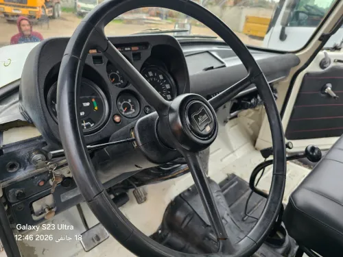 CAMION HINO 6X4 GRUE 1989