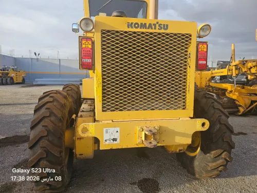NIVELEUSE KOMATSU GD 661 2008