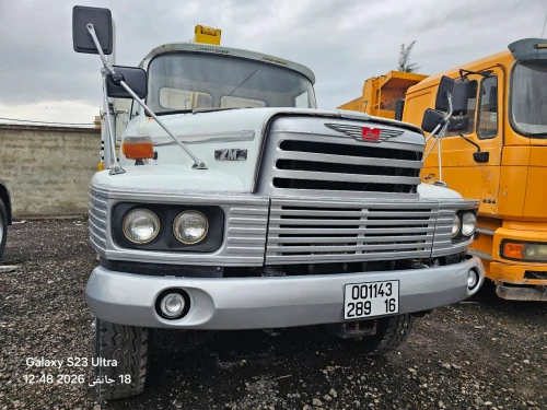 CAMION HINO 6X4 GRUE 1989