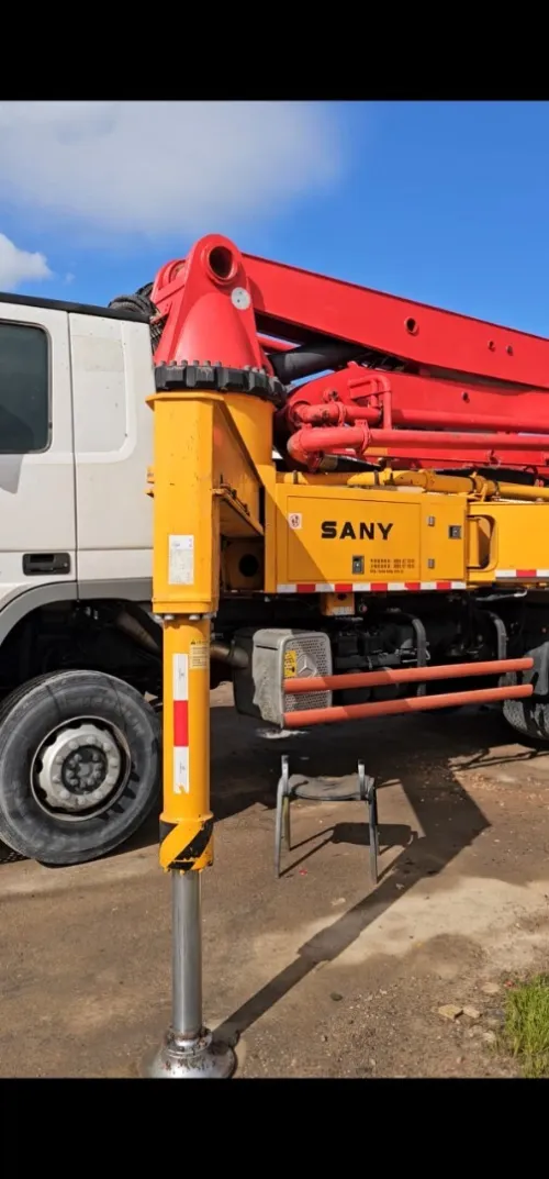CAMION MERCEDES ACTROS 3341 POMPE A BETON GIRAFE SANY 