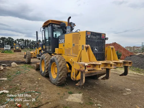 JOHNDEERE 670D NIVELEUSE 2009