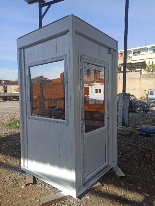 Location et Fabrication de Cabine Modulaire & Base De Vie & Guerites & Postes De Garde.