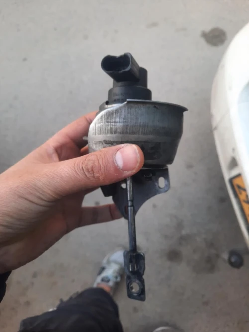 Soupape turbo golf6 1.6 tdi