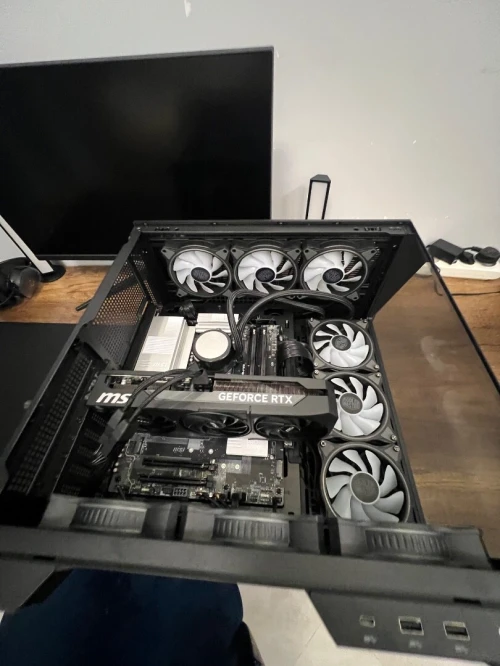 PC Gamer Ultra Puissant Ryzen 5 7600X + RTX 5070 12GB | 32GB RAM | SSD 1.25TB