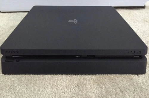Ps4 500go slim sans mannete avec jeu miles morales