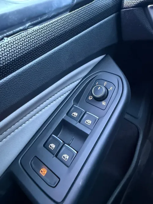 Volkswagen Golf 8 2025 R Black Edition 