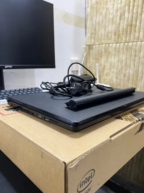 Dell Inspiron 15 (État Neuf 10/10) - Full Pack avec Boîte et son chargeur original