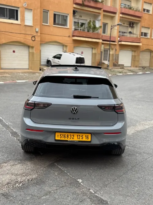 Volkswagen Golf 8 2025 R Black Edition 