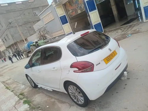 Peugeot 208 2016 Allure Facelift