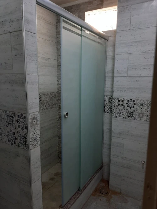 Cabine de douches italien sur mesure  rampe escalier inox 