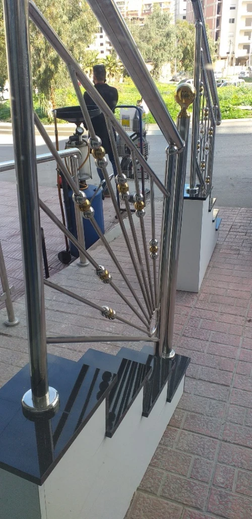 Cabine de douches italien sur mesure  rampe escalier inox 