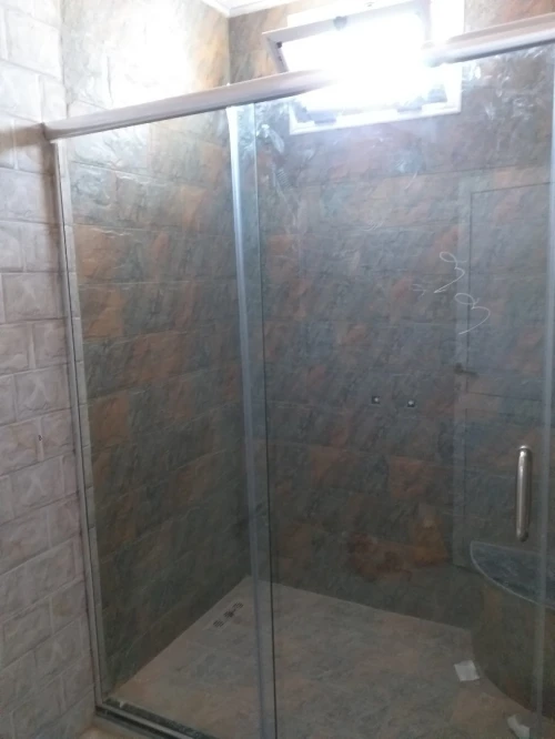 Cabine de douches italien sur mesure  rampe escalier inox 