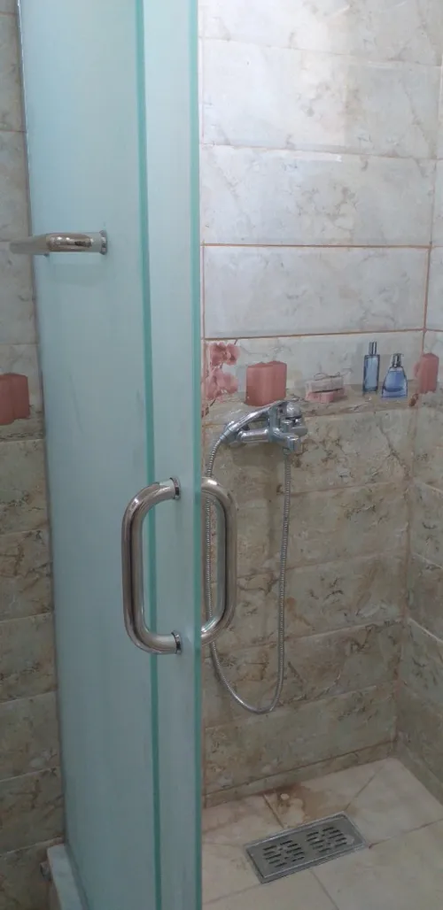 Cabine de douches italien sur mesure  rampe escalier inox 